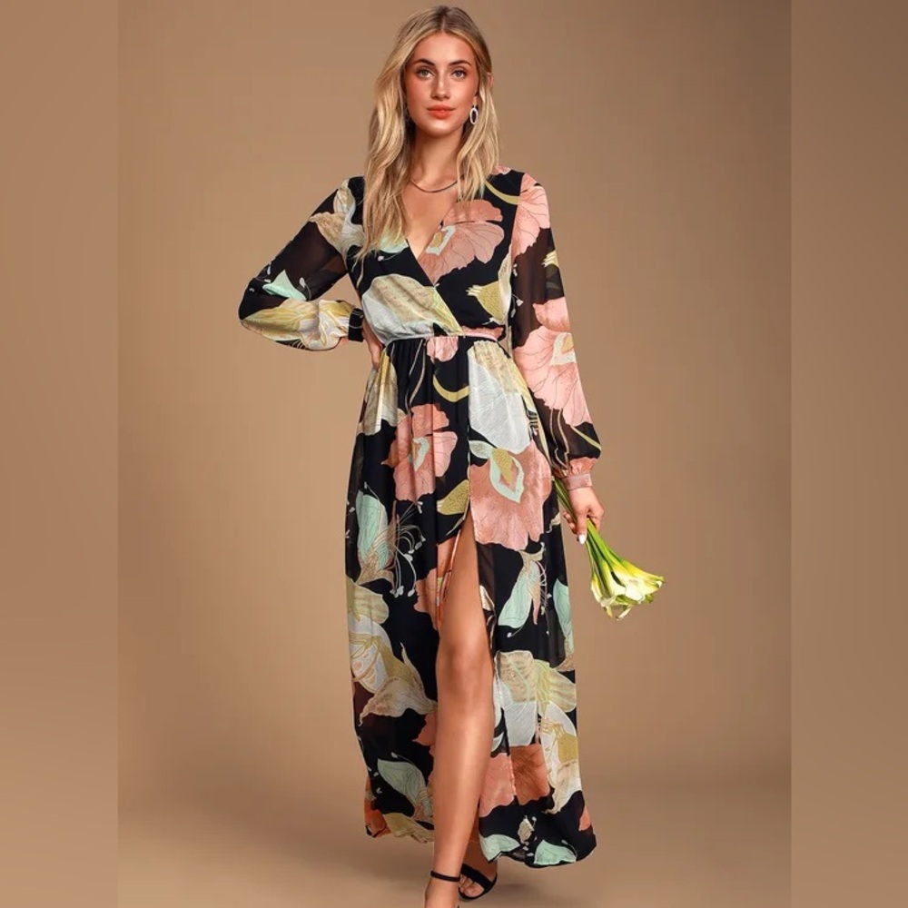 Lulu's Wondrous Water Lilies Black Chiffon Floral
Long Sleeve Maxi Dress Small
